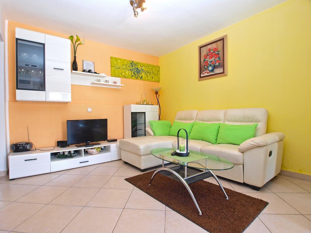 Apartments Tereza 1352 Pula Exterior photo