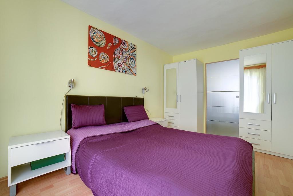Apartments Tereza 1352 Pula Exterior photo