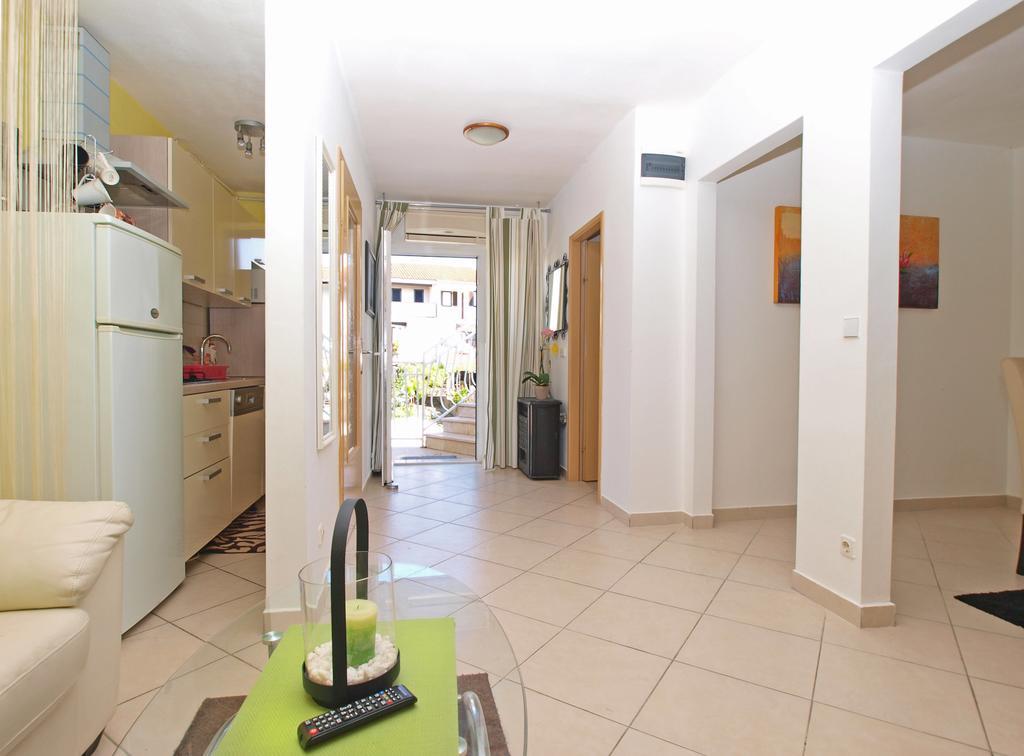 Apartments Tereza 1352 Pula Exterior photo