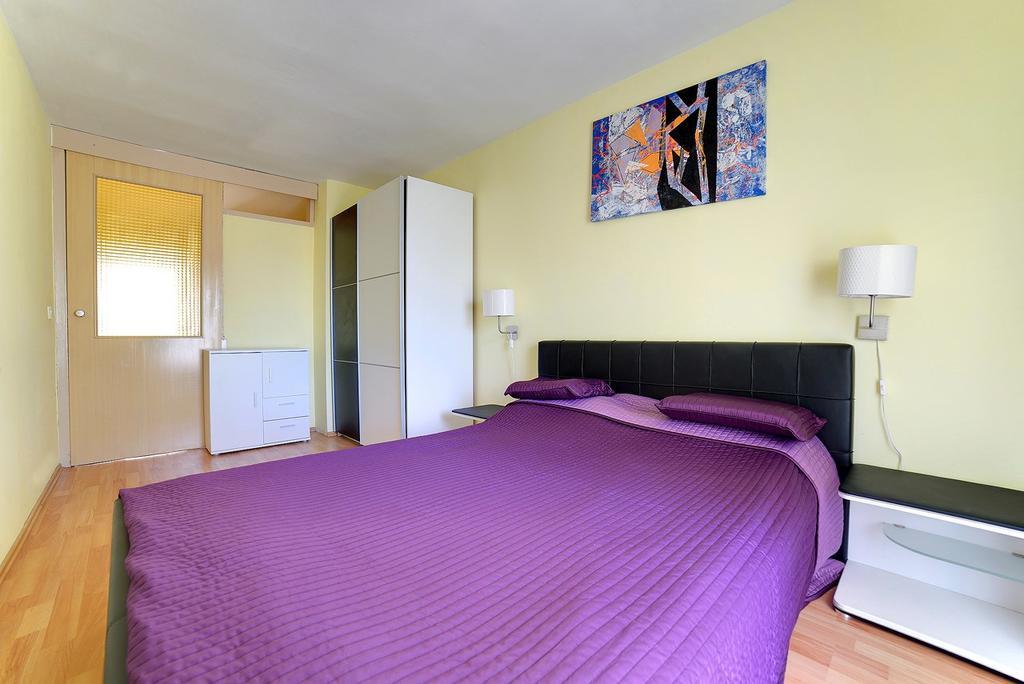 Apartments Tereza 1352 Pula Exterior photo