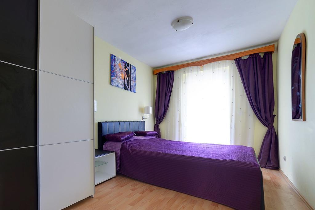 Apartments Tereza 1352 Pula Exterior photo
