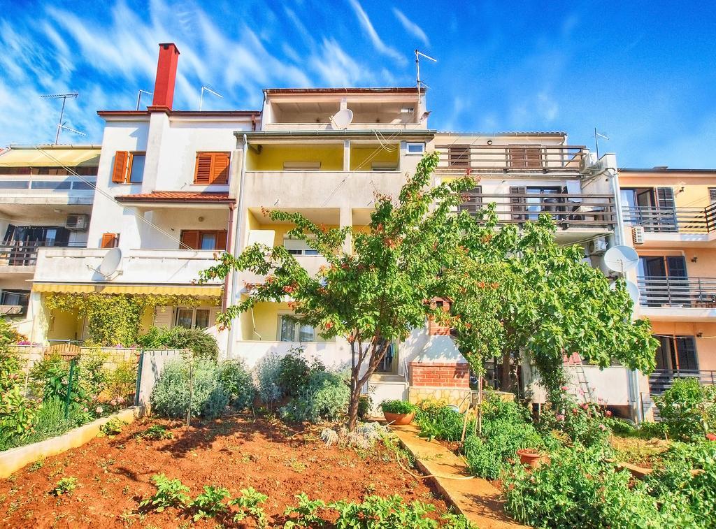 Apartments Tereza 1352 Pula Exterior photo