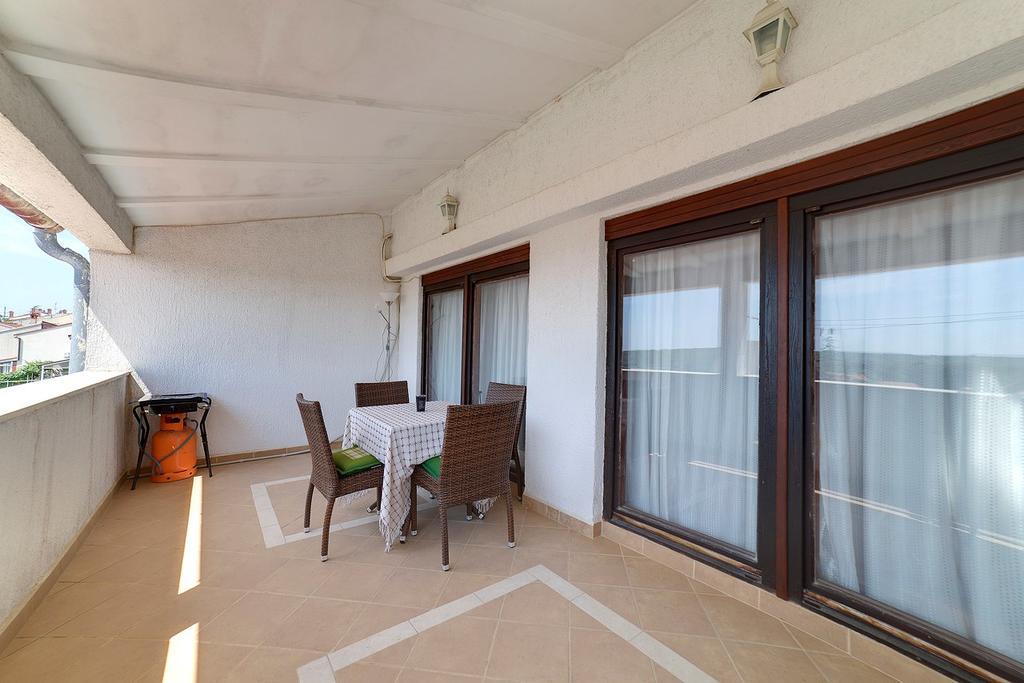 Apartments Tereza 1352 Pula Exterior photo