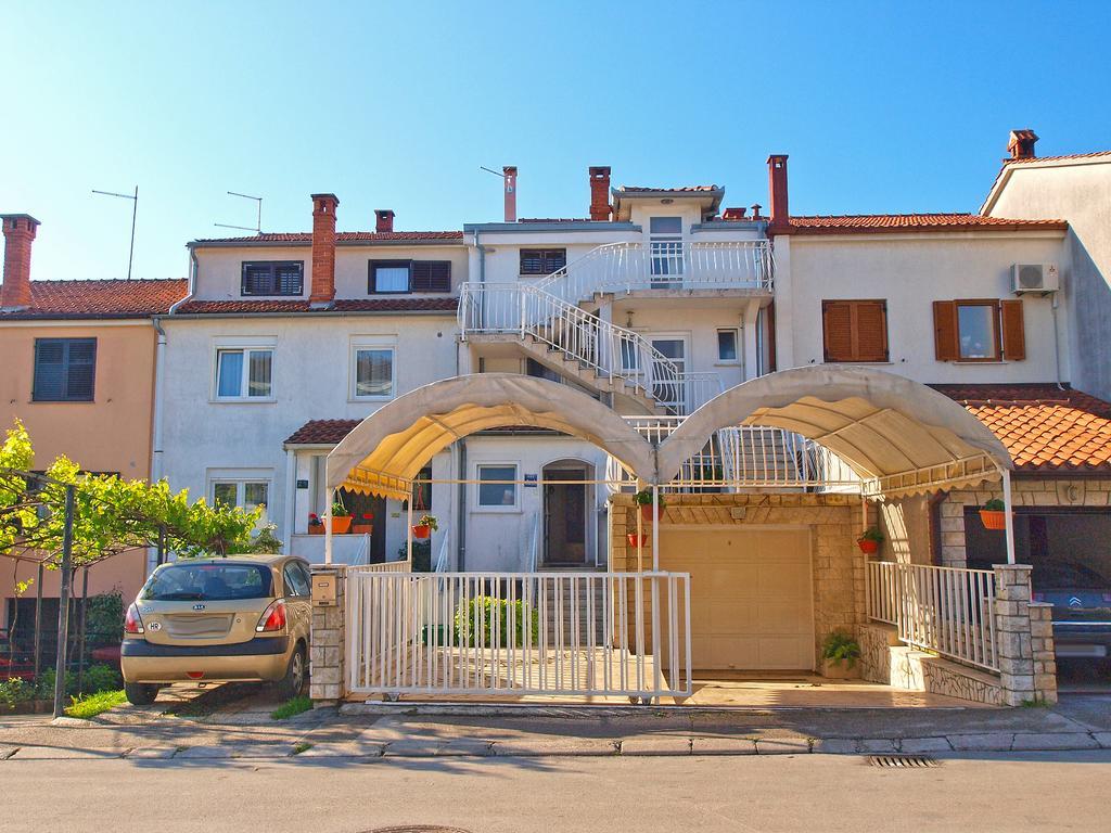 Apartments Tereza 1352 Pula Exterior photo
