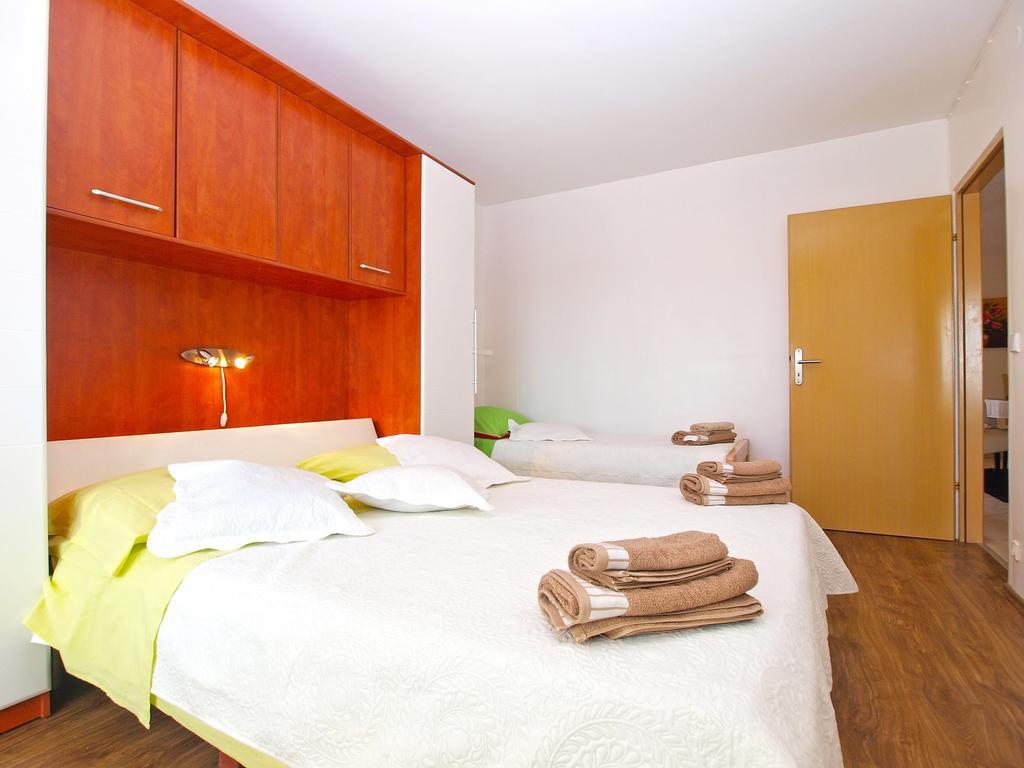 Apartments Tereza 1352 Pula Exterior photo